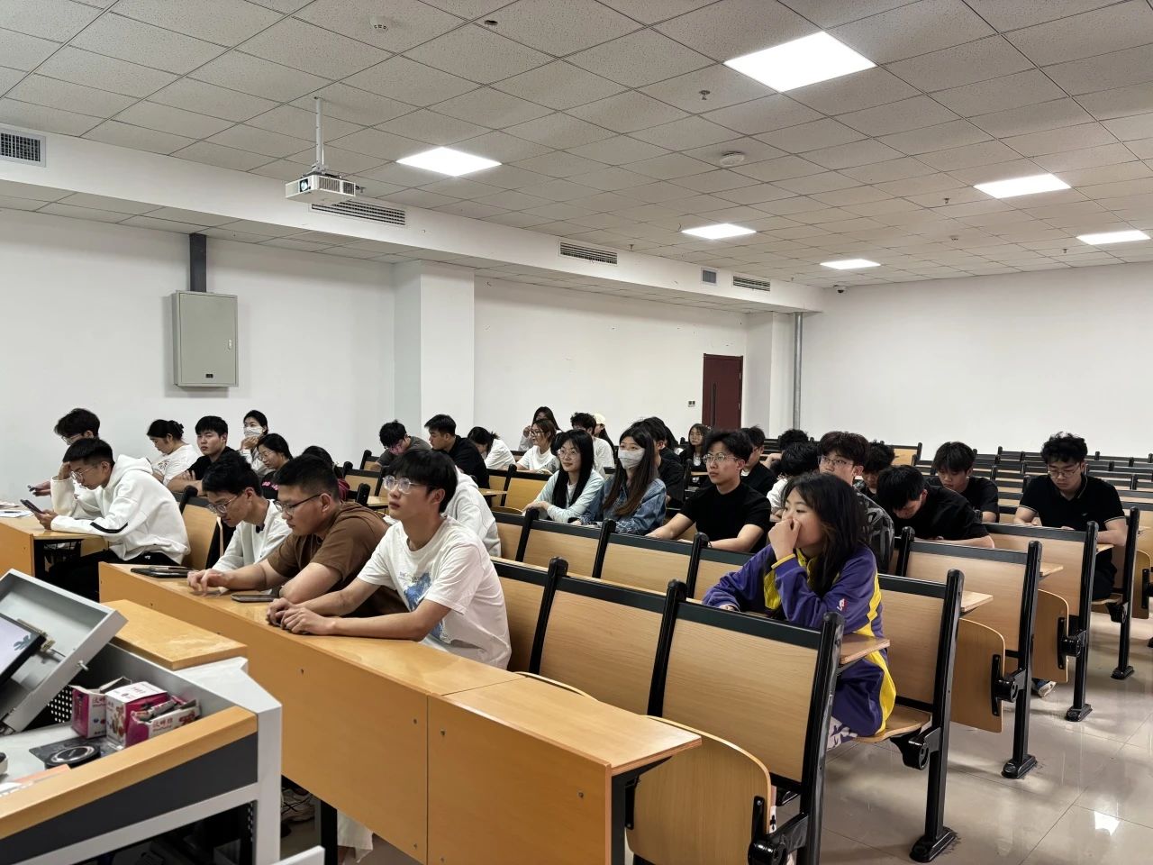 微信图片_20250515155600.jpg